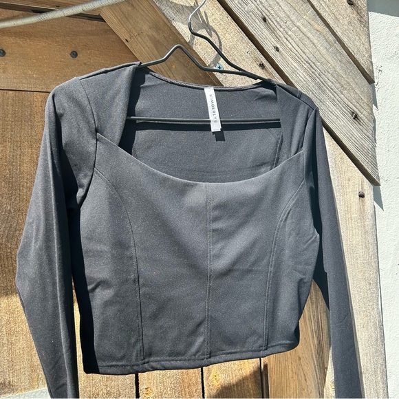 KIMBERLY LONG SLEEVE WORKOUT TOP - Picture 1 of 3